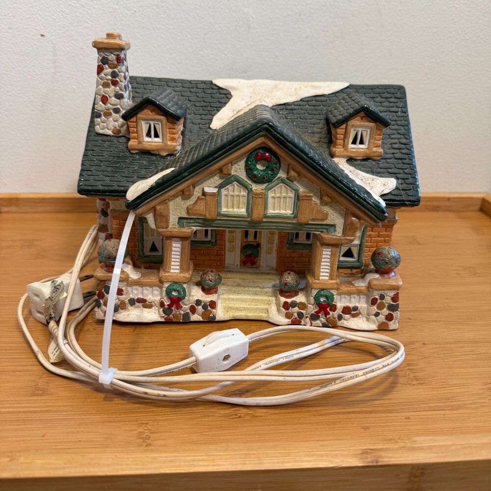 Vintage Decorative Outfit Lighted Ceramic Christmas House Taiwan 10" WORKS